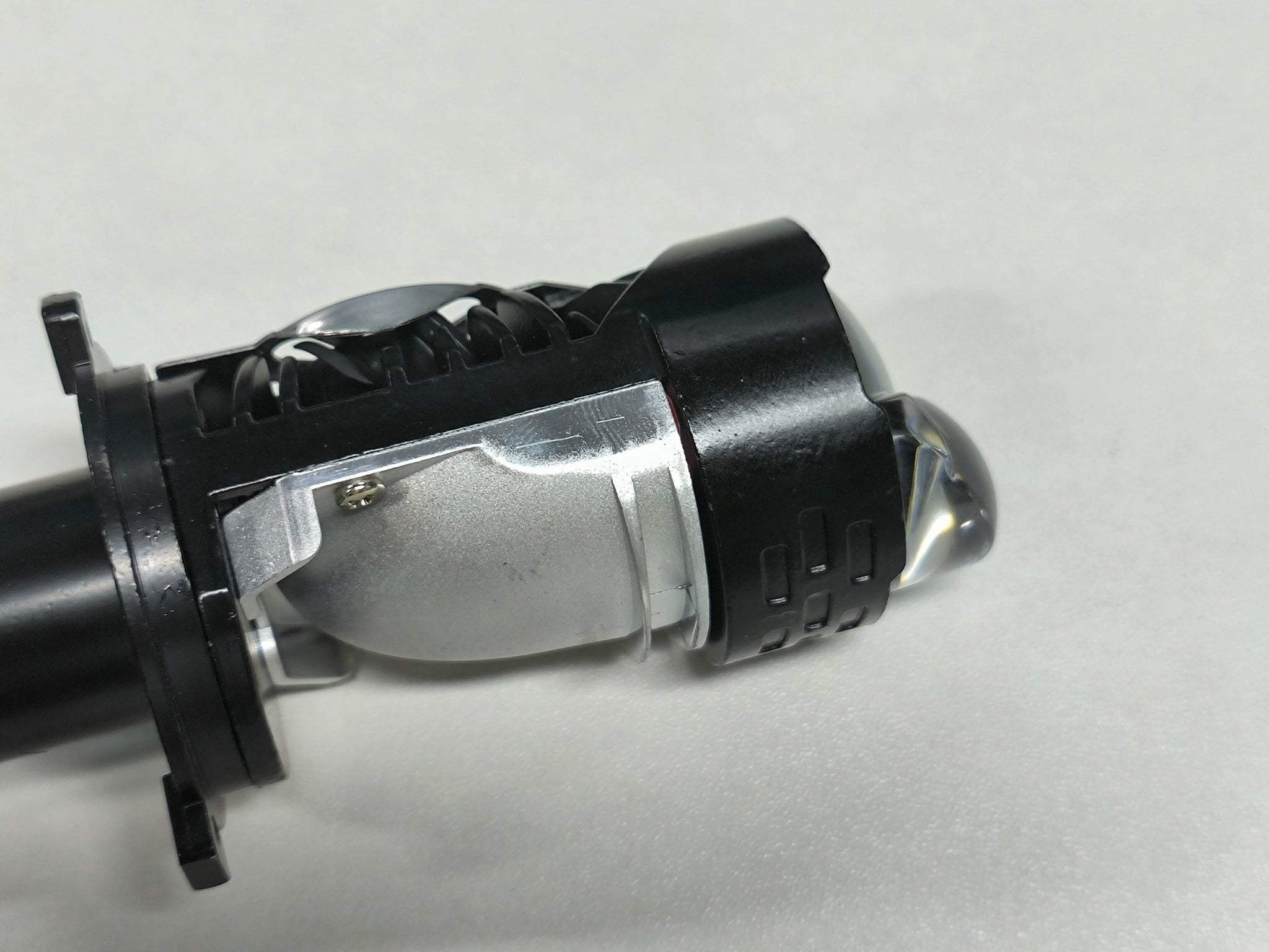Đèn pha H4 Mini Lens LED – Lắp đặt dễ dàng, chiếu sáng mạnh mẽ cho ô tô & xe máy