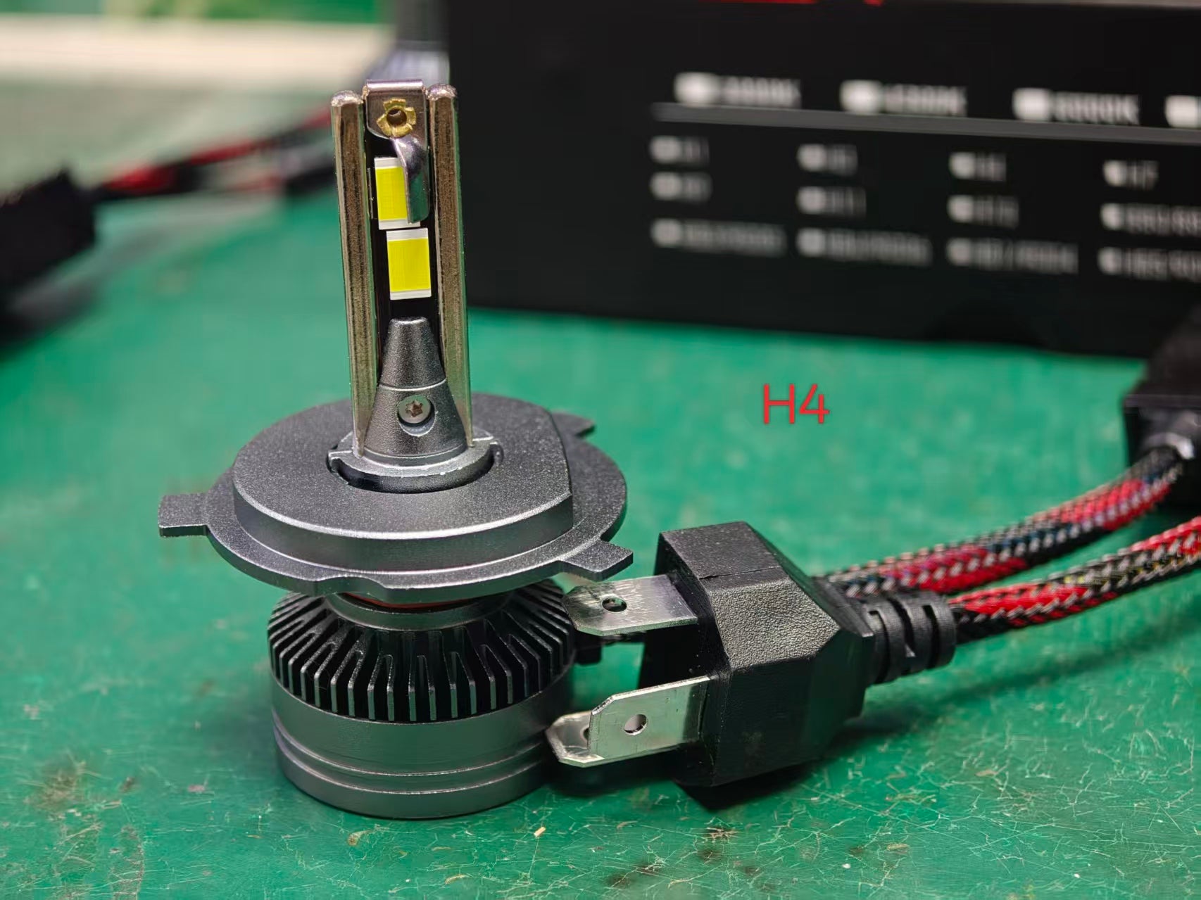 HI H7 H4 Đèn LED công suất cao 6000LM 6000K Rõ ràng na Đèn pha Cài đặt dễ dàng mà không cần công cụ, ánh sáng mạnh tập trung chiếu xạ siêu rõ ràng, phạm vi siêu xa hơn 200 mét, công nghệ dẫn nhiệt